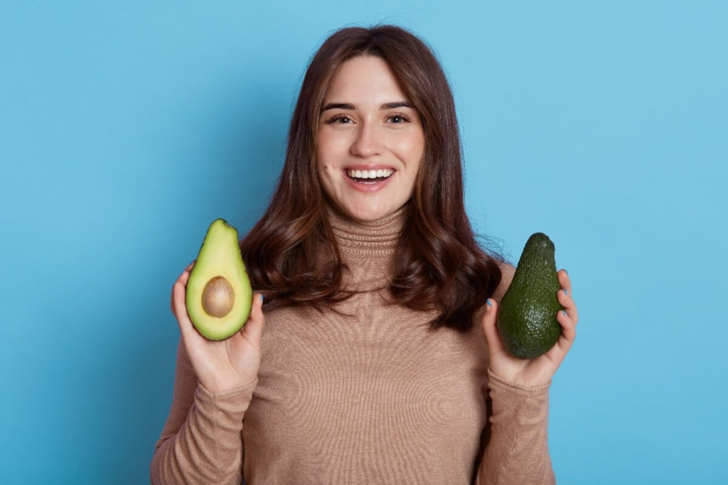 5 benefícios do abacate para a saúde e como consumi-lo 5-beneficios-do-abacate-para-a-saude-e-como-consumi-lo