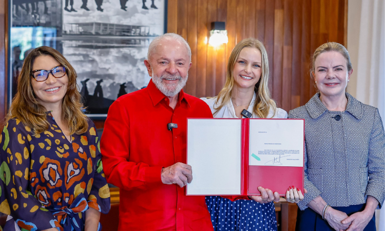 Lula indica Verônica Abdalla Sterman para o cargo de ministra do Superior Tribunal Militar lula-indica-veronica-abdalla-sterman-para-o-cargo-de-ministra-do-superior-tribunal-militar