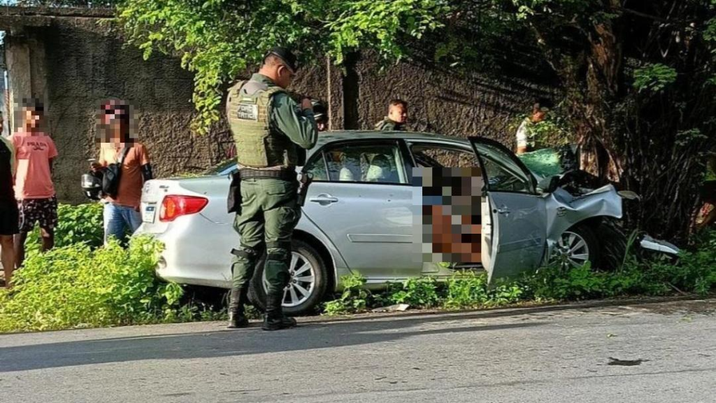 casal-morre-apos-perder-controle-de-carro-e-se-chocar-em-arvore-em-fortaleza