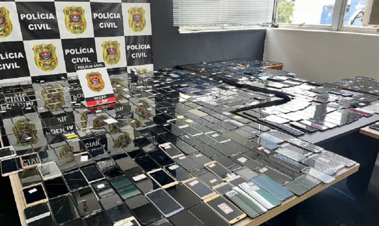 Polícia inicia operação contra receptores de celulares roubados em São Paulo policia-inicia-operacao-contra-receptores-de-celulares-roubados-em-sao-paulo