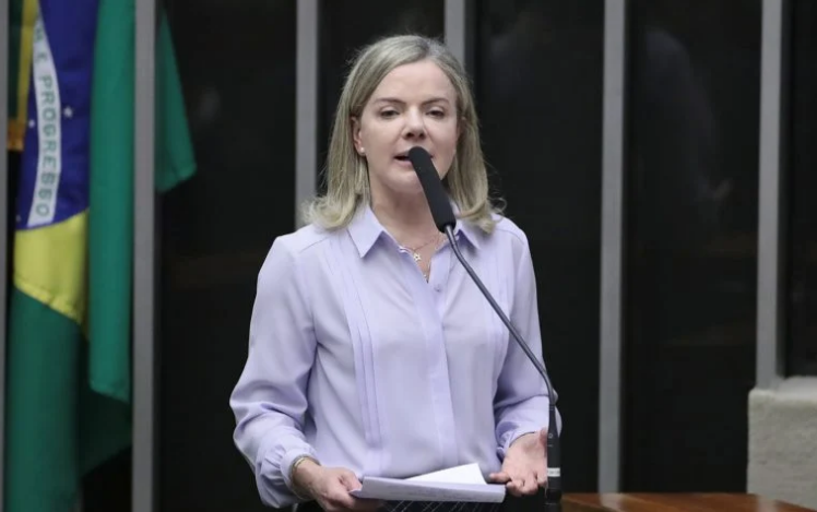 Discursos de Gleisi na Câmara se concentram em Bolsonaro e juros discursos-de-gleisi-na-camara-se-concentram-em-bolsonaro-e-juros