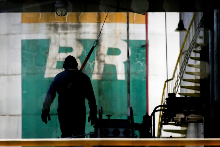 Por crise do teletrabalho, sindicatos da Petrobras convocam greve por-crise-do-teletrabalho,-sindicatos-da-petrobras-convocam-greve