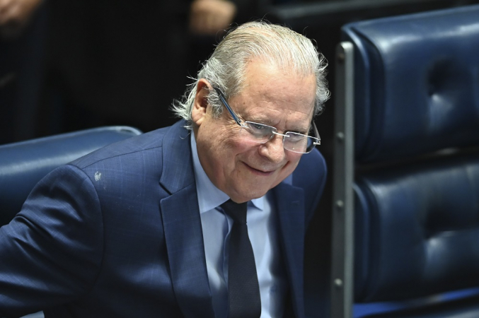 José Dirceu avalia se candidatar a deputado federal a pedido de Lula jose-dirceu-avalia-se-candidatar-a-deputado-federal-a-pedido-de-lula