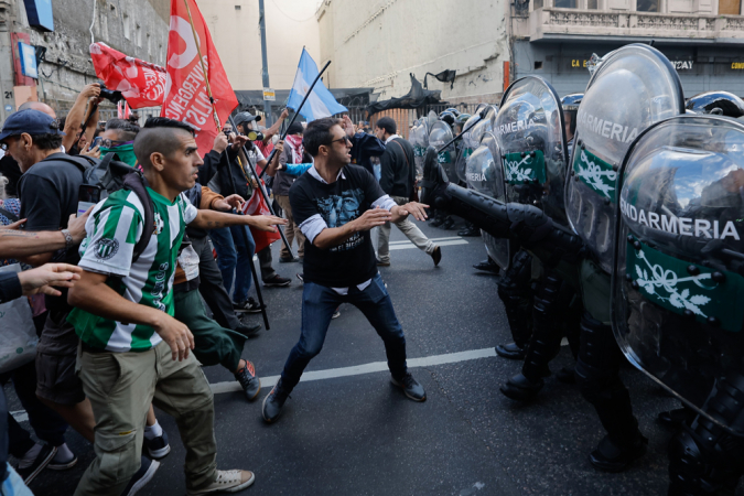 Governo Milei propõe criminalizar torcidas organizadas de futebol governo-milei-propoe-criminalizar-torcidas-organizadas-de-futebol