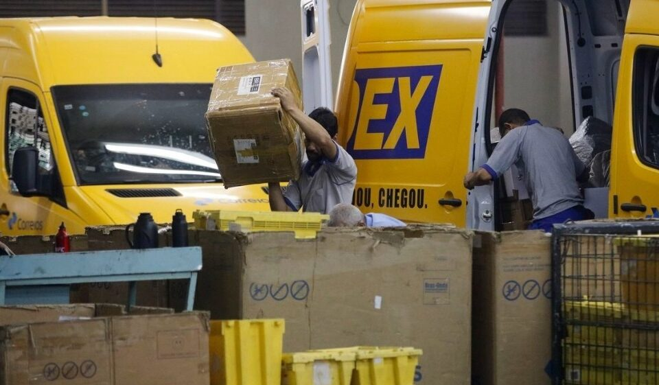 Por falta de pagamentos, transportadoras dos Correios ameaçam parar por-falta-de-pagamentos,-transportadoras-dos-correios-ameacam-parar