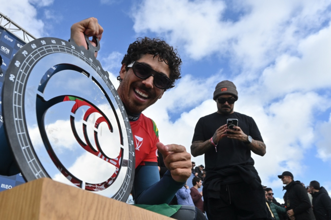 Yago Dora bate Ítalo Ferreira e vence etapa do Mundial de Surfe em Peniche yago-dora-bate-italo-ferreira-e-vence-etapa-do-mundial-de-surfe-em-peniche