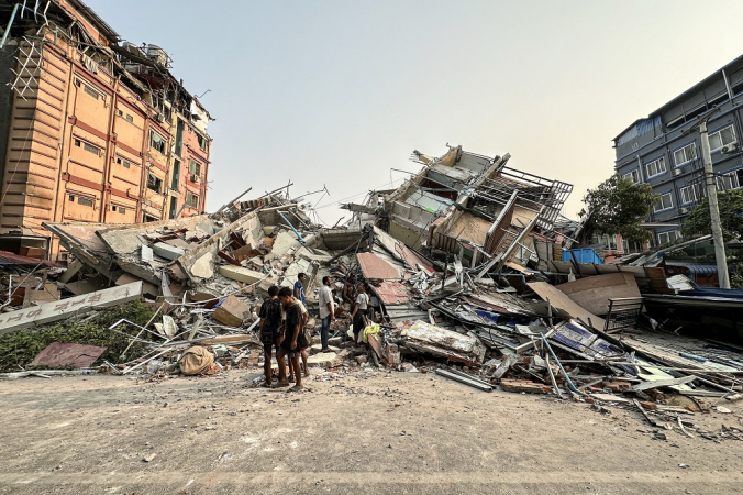 Terremoto de 7,7 graus deixa ao menos 144 mortos em Mianmar e 8 na Tailândia terremoto-de-7,7-graus-deixa-ao-menos-144-mortos-em-mianmar-e-8-na-tailandia