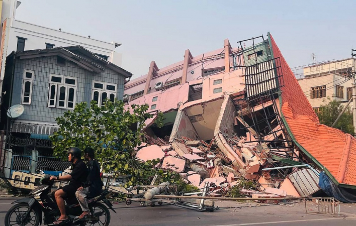 Após terremoto, Mianmar tem cenas caóticas com pessoas agonizando em frente a hospital apos-terremoto,-mianmar-tem-cenas-caoticas-com-pessoas-agonizando-em-frente-a-hospital