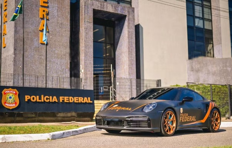 FOTOS: Apreendido com traficantes, Porsche de R$ 1,5 milhão vira viatura da Polícia Federal fotos:-apreendido-com-traficantes,-porsche-de-r$-1,5-milhao-vira-viatura-da-policia-federal