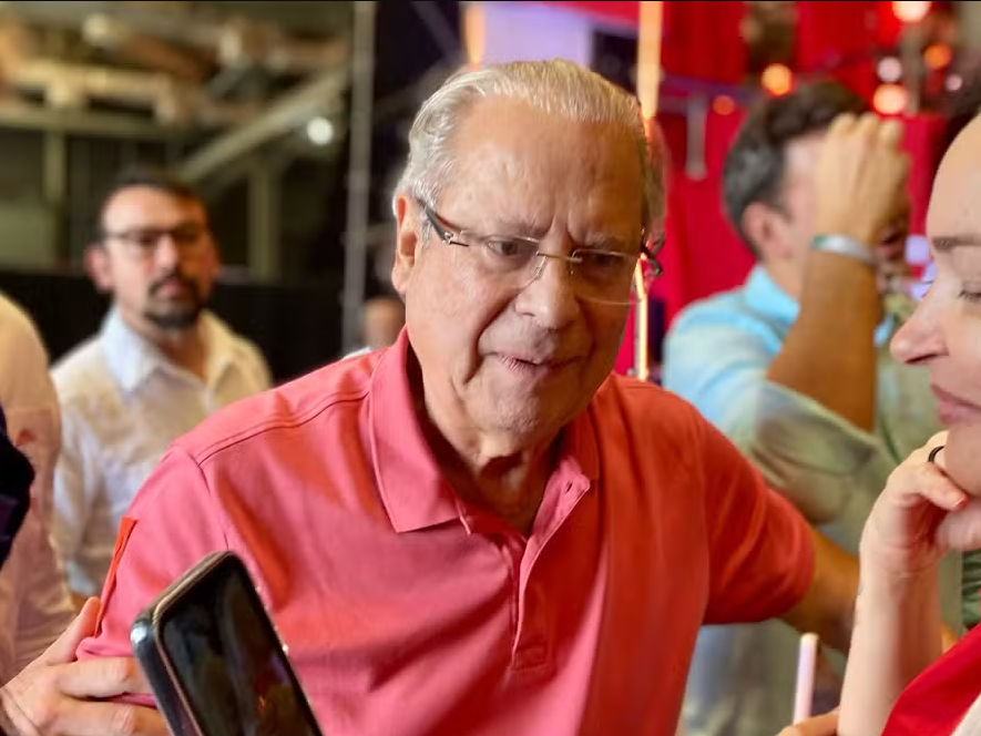 ‘Críticos dizem que os mensaleiros querem voltar; nós nunca saímos’, diz José Dirceu ‘criticos-dizem-que-os-mensaleiros-querem-voltar;-nos-nunca-saimos’,-diz-jose-dirceu