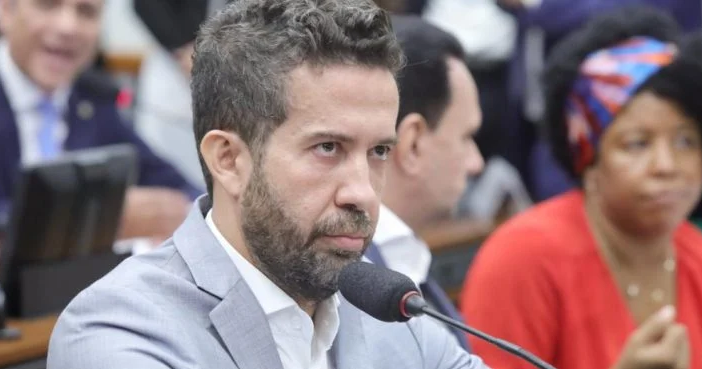 ‘Rachadinha’ no gabinete de Janones bancou até clínica de estética, revela PF ‘rachadinha’-no-gabinete-de-janones-bancou-ate-clinica-de-estetica,-revela-pf