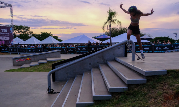Rayssa Leal é campeã do STU de Skate Street em Porto Alegre rayssa-leal-e-campea-do-stu-de-skate-street-em-porto-alegre