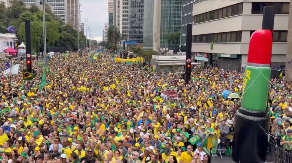VÍDEO: Multidão presente na Av. Paulista em manifestação a favor da anistia video:-multidao-presente-na-av.-paulista-em-manifestacao-a-favor-da-anistia