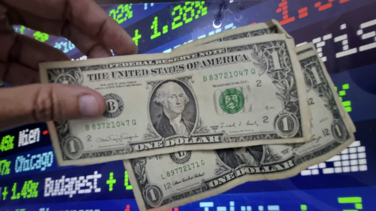 Escalada da guerra comercial entre EUA e China derruba a Bolsa e faz dólar disparar escalada-da-guerra-comercial-entre-eua-e-china-derruba-a-bolsa-e-faz-dolar-disparar