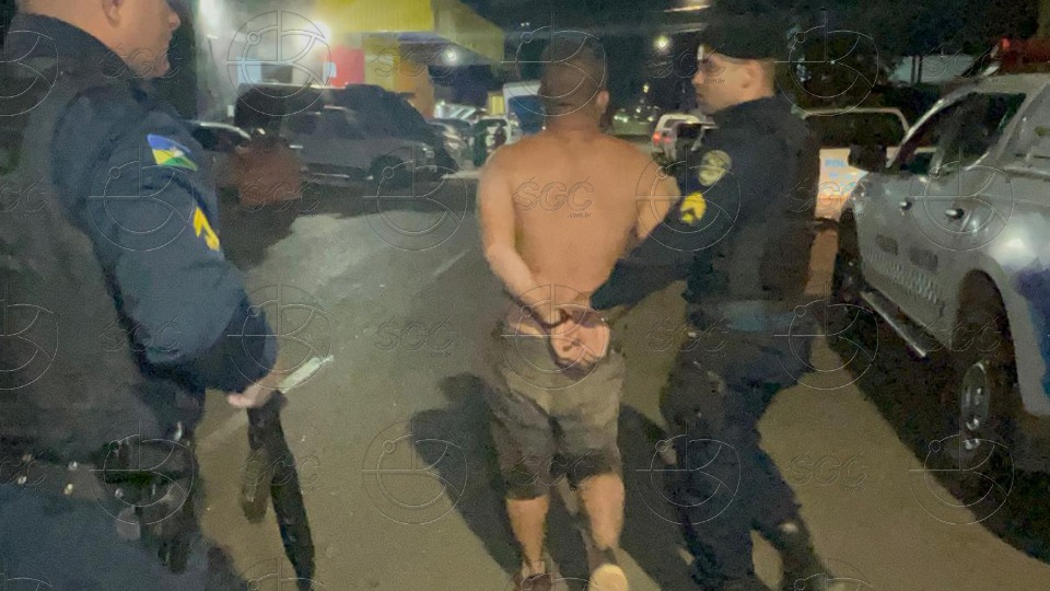 Homem é preso suspeito de agredir esposa na zona rural de Candeias do Jamari homem-e-preso-suspeito-de-agredir-esposa-na-zona-rural-de-candeias-do-jamari