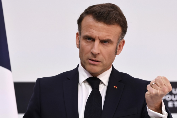 Macron expulsa 12 diplomatas argelinos e convoca embaixador em meio a tensão entre países macron-expulsa-12-diplomatas-argelinos-e-convoca-embaixador-em-meio-a-tensao-entre-paises