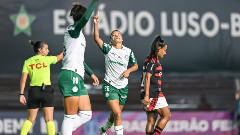 Palmeiras goleia Flamengo para liderar o Brasileirão feminino palmeiras-goleia-flamengo-para-liderar-o-brasileirao-feminino