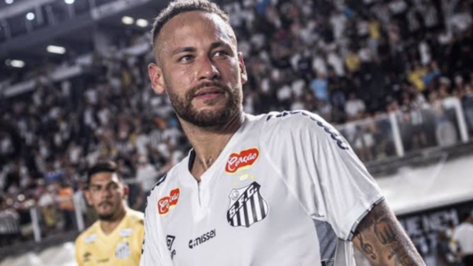 Santos afirma que nova lesão de Neymar é diferente e não define volta santos-afirma-que-nova-lesao-de-neymar-e-diferente-e-nao-define-volta