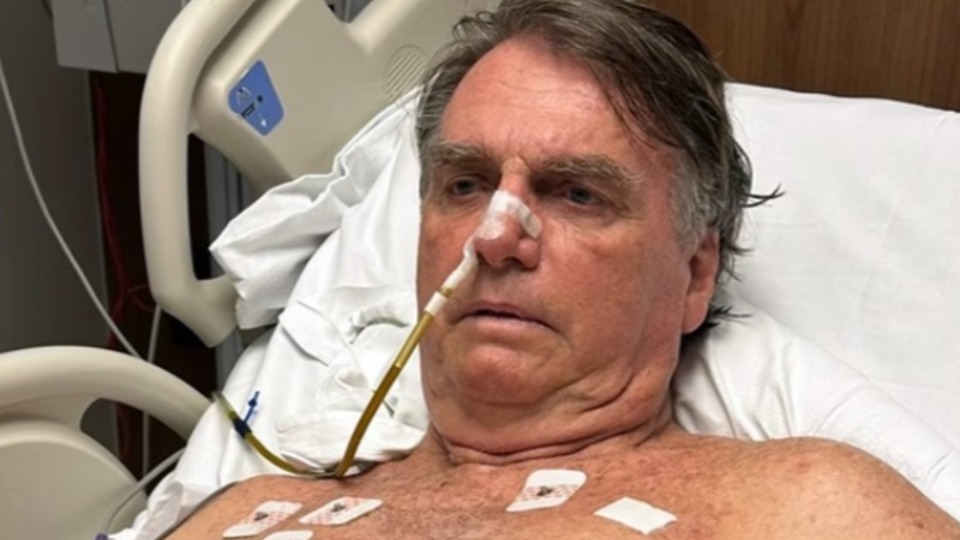 Internado há uma semana, Bolsonaro posta foto de pontos no abdômen internado-ha-uma-semana,-bolsonaro-posta-foto-de-pontos-no-abdomen