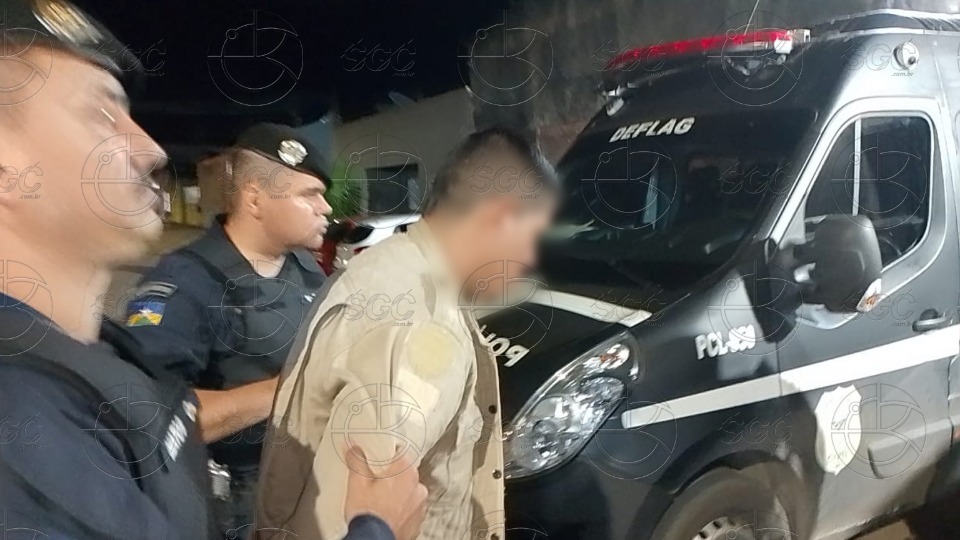 VÍDEO: Homem suspeito de matar a esposa é preso enquanto trabalhava como motoboy em Porto Velho video:-homem-suspeito-de-matar-a-esposa-e-preso-enquanto-trabalhava-como-motoboy-em-porto-velho