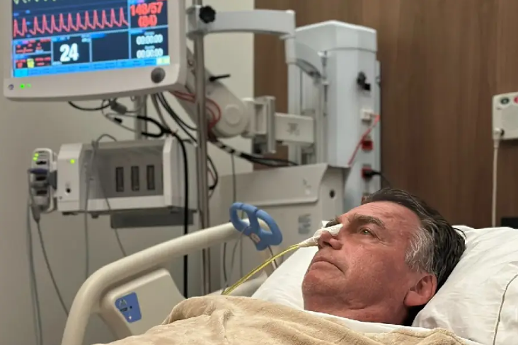 Bolsonaro diz em live que pode ter alta na próxima 2ª feira bolsonaro-diz-em-live-que-pode-ter-alta-na-proxima-2a-feira