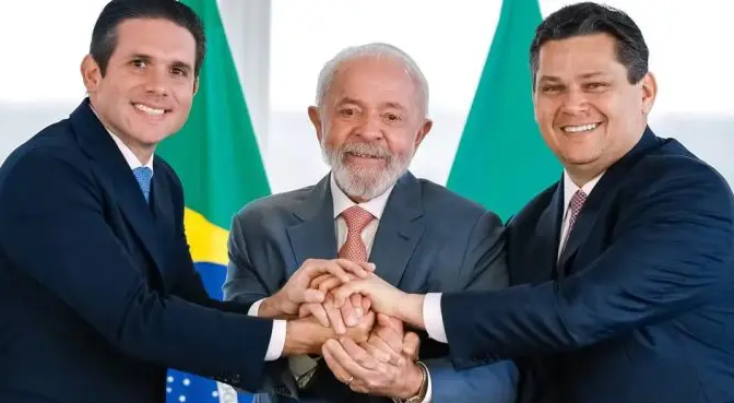 Lula entrega a PEC da Segurança Pública ao Congresso lula-entrega-a-pec-da-seguranca-publica-ao-congresso