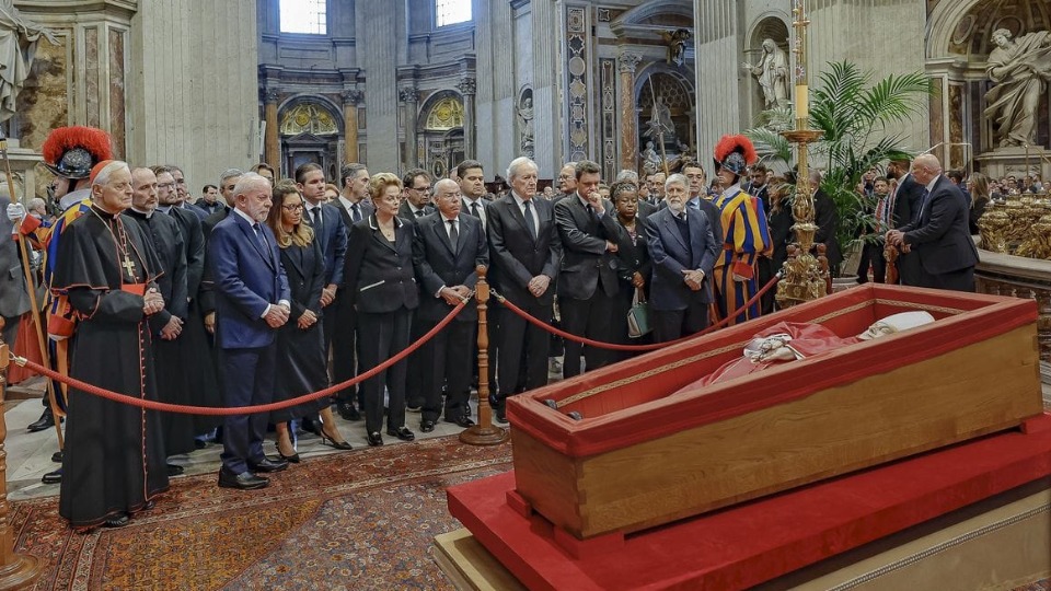 Lula presta homenagem ao papa Francisco em velório no Vaticano lula-presta-homenagem-ao-papa-francisco-em-velorio-no-vaticano