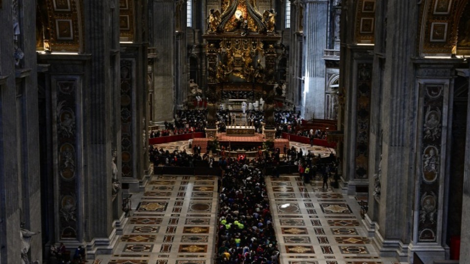 Após receber 250 mil visitantes, velório do papa Francisco chega ao fim apos-receber-250-mil-visitantes,-velorio-do-papa-francisco-chega-ao-fim