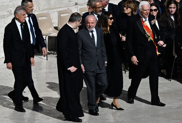 Funeral do papa: comitiva brasileira tem Motta, Alcolumbre e Barroso funeral-do-papa:-comitiva-brasileira-tem-motta,-alcolumbre-e-barroso