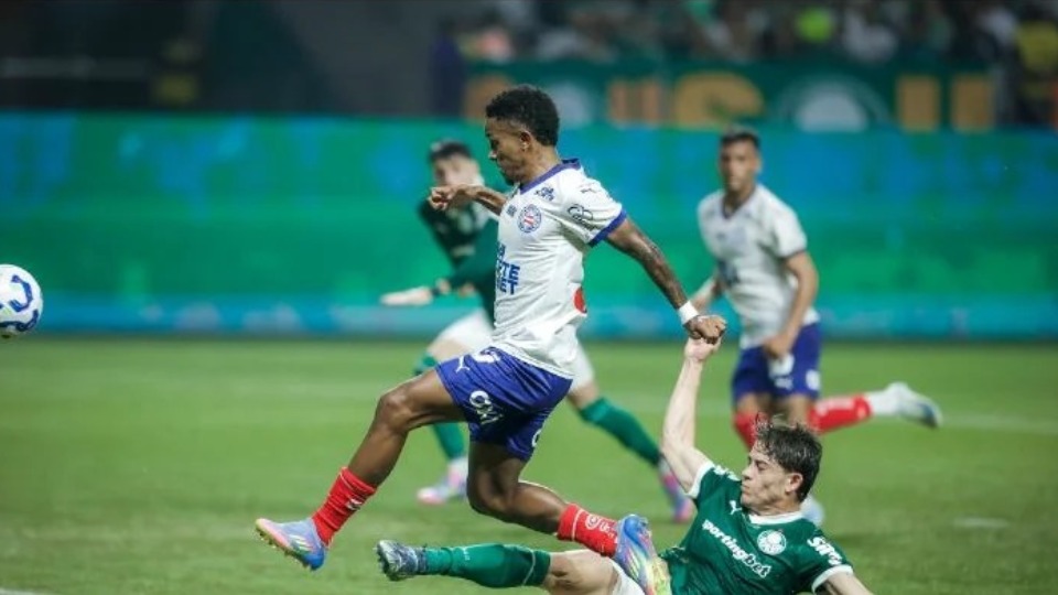 VÍDEO: Palmeiras leva gol do Bahia no fim e perde liderança do Brasileiro video:-palmeiras-leva-gol-do-bahia-no-fim-e-perde-lideranca-do-brasileiro