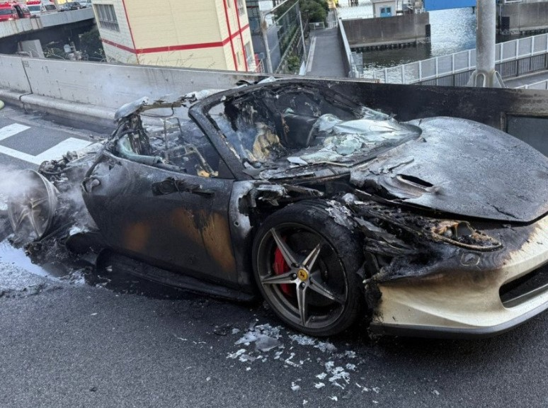 Após 10 anos economizando, homem compra Ferrari e a perde para incêndio logo após retirada apos-10-anos-economizando,-homem-compra-ferrari-e-a-perde-para-incendio-logo-apos-retirada