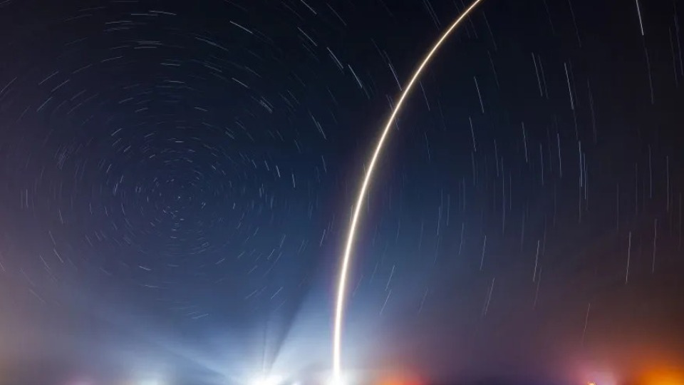 SpaceX celebra 250º lançamento da Starlink com imagem impressionante spacex-celebra-250o-lancamento-da-starlink-com-imagem-impressionante