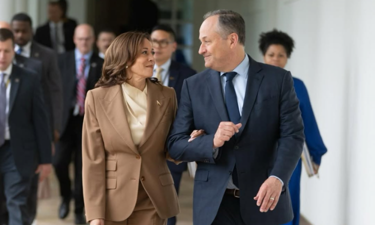 Trump demite esposo de Kamala Harris do conselho do Museu do Holocausto trump-demite-esposo-de-kamala-harris-do-conselho-do-museu-do-holocausto