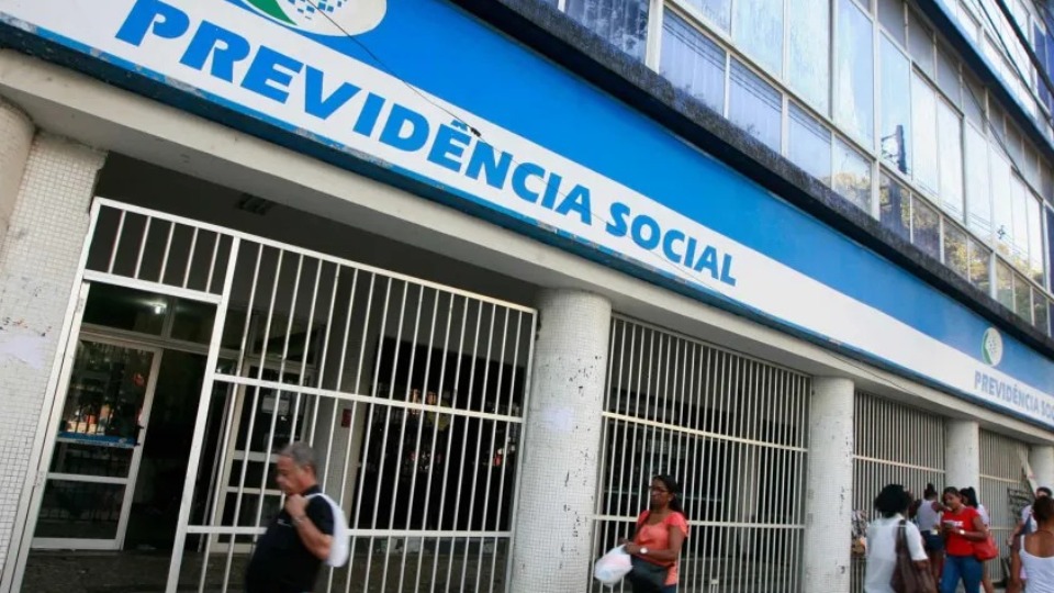 Governo suspende descontos de aposentados do INSS por tempo indeterminado governo-suspende-descontos-de-aposentados-do-inss-por-tempo-indeterminado