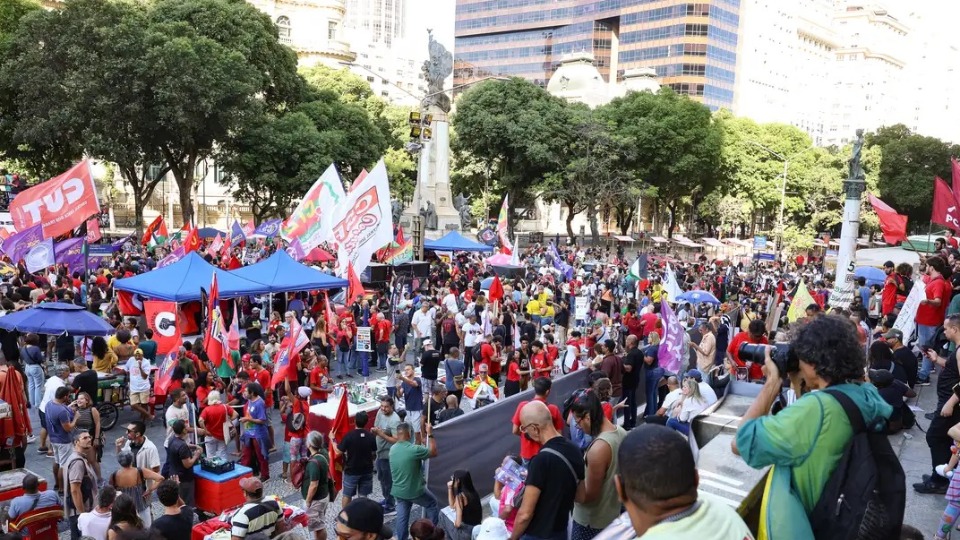 Fim da escala 6×1 une movimentos no ato de 1º de Maio fim-da-escala-6×1-une-movimentos-no-ato-de-1o-de-maio