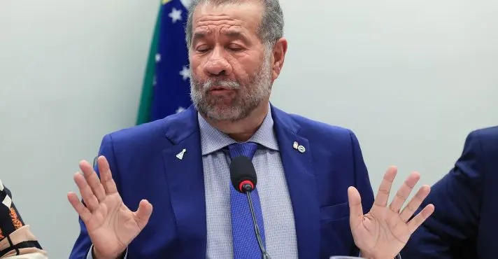 Lupi é demitido do governo Lula lupi-e-demitido-do-governo-lula