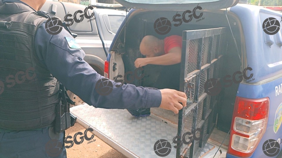 Homem com tornozeleira eletrônica é preso por mandado em aberto após denúncia homem-com-tornozeleira-eletronica-e-preso-por-mandado-em-aberto-apos-denuncia