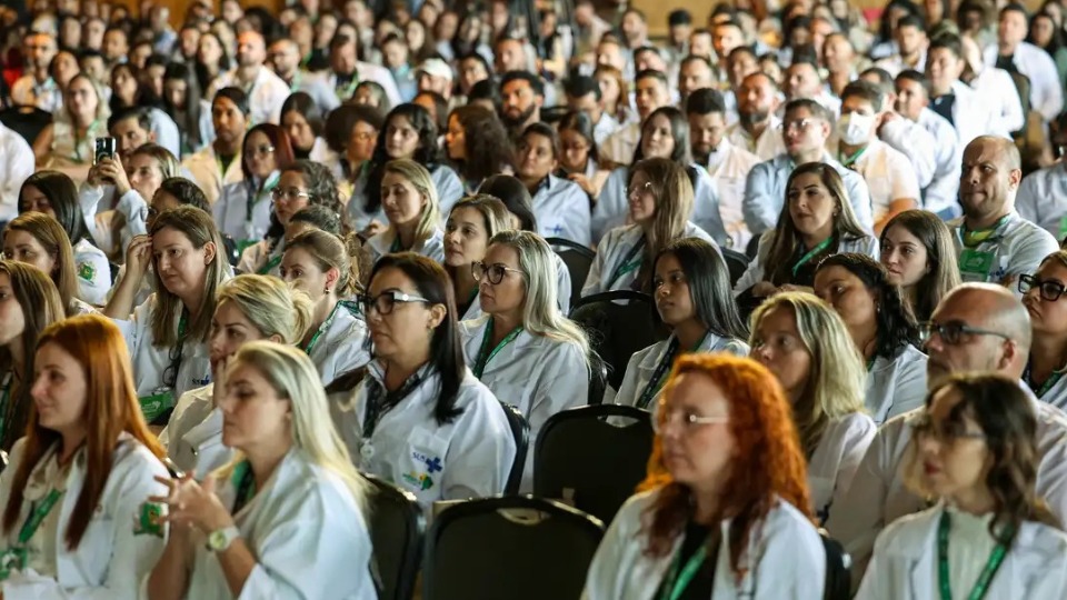 Governo abre 3,1 mil novas vagas para Mais Médicos governo-abre-3,1-mil-novas-vagas-para-mais-medicos