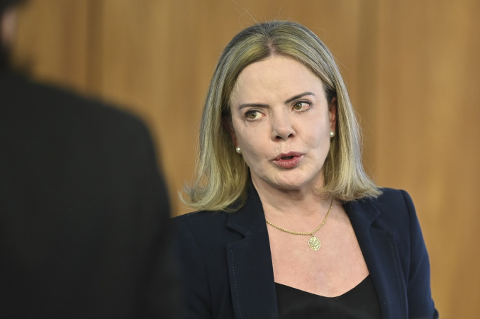 Gleisi Hoffmann diz que fim da escala 6×1 será prioridade do governo gleisi-hoffmann-diz-que-fim-da-escala-6×1-sera-prioridade-do-governo