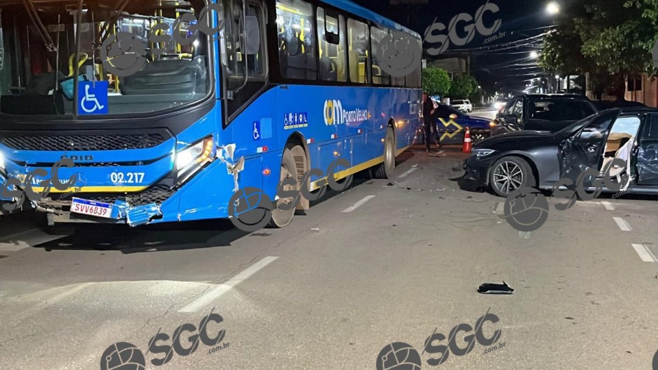 Carro avança preferencial, é arrastado por ônibus e mulher fica ferida carro-avanca-preferencial,-e-arrastado-por-onibus-e-mulher-fica-ferida