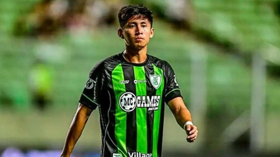 Atleta do América-MG é solto, após prisão em flagrante por racismo atleta-do-america-mg-e-solto,-apos-prisao-em-flagrante-por-racismo