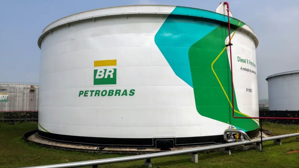 Petrobras reduz preço do diesel para as distribuidoras petrobras-reduz-preco-do-diesel-para-as-distribuidoras