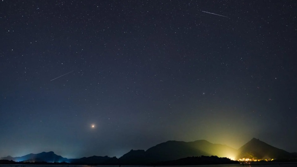 Imagem mostra espetáculo da chuva de meteoros Eta Aquáridas imagem-mostra-espetaculo-da-chuva-de-meteoros-eta-aquaridas