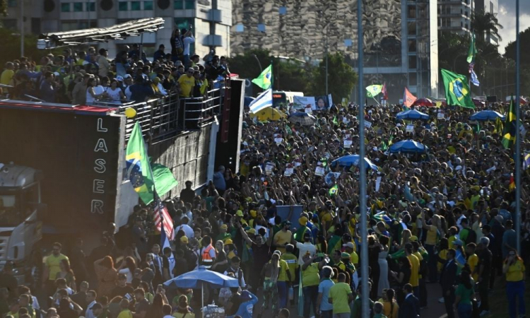 Ato de Bolsonaro pela anistia reúne cerca de 4 mil pessoas em Brasília ato-de-bolsonaro-pela-anistia-reune-cerca-de-4-mil-pessoas-em-brasilia