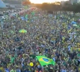 VÍDEO: Ato pró-anistia com presença de Bolsonaro em Brasília reúne milhares de pessoas video:-ato-pro-anistia-com-presenca-de-bolsonaro-em-brasilia-reune-milhares-de-pessoas