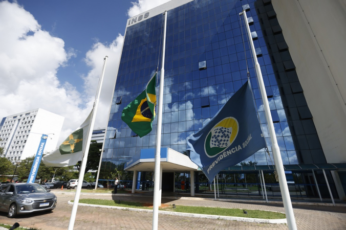AGU pede apreensão de passaporte de dirigentes de entidades investigadas por fraude no INSS agu-pede-apreensao-de-passaporte-de-dirigentes-de-entidades-investigadas-por-fraude-no-inss