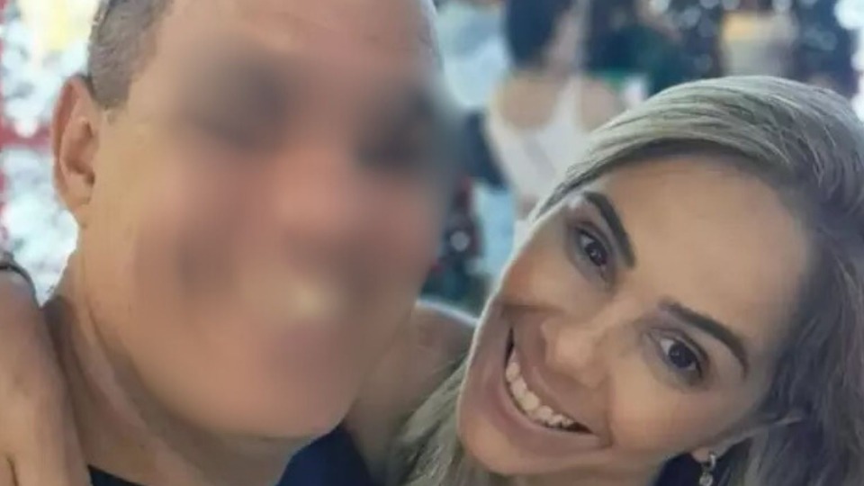 Sargento mata esposa a facadas e atira em filha durante consulta médica sargento-mata-esposa-a-facadas-e-atira-em-filha-durante-consulta-medica