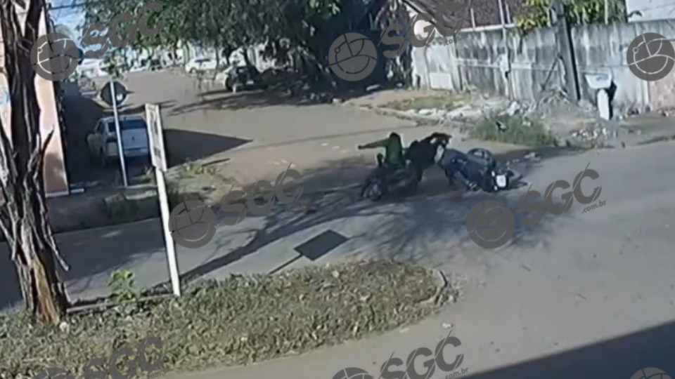 VÍDEO: Colisão entre motocicletas deixa duas pessoas gravemente feridas video:-colisao-entre-motocicletas-deixa-duas-pessoas-gravemente-feridas