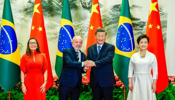 Janja cria constrangimento em encontro de Lula com Xi Jinping ao falar de TikTok janja-cria-constrangimento-em-encontro-de-lula-com-xi-jinping-ao-falar-de-tiktok