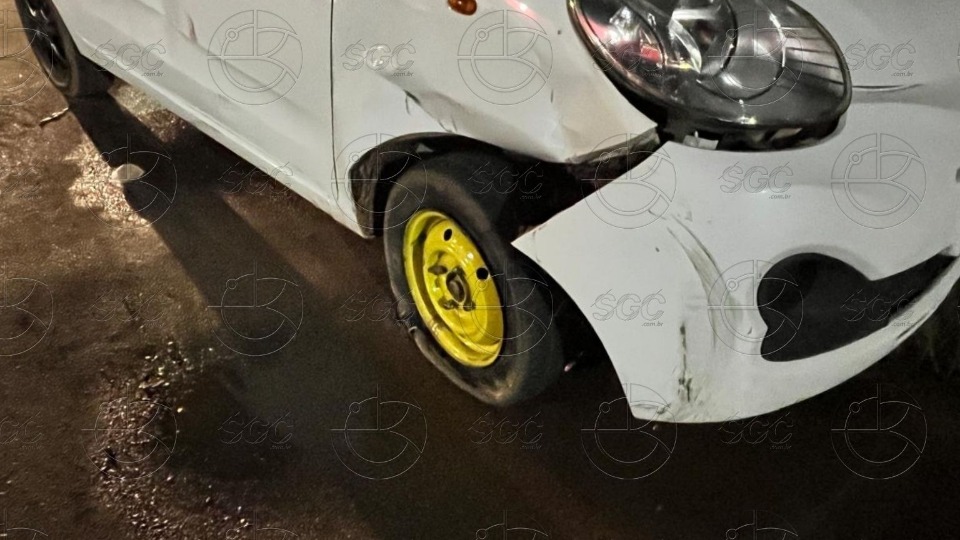 Mulher é presa após sofrer acidente no bairro São Francisco mulher-e-presa-apos-sofrer-acidente-no-bairro-sao-francisco